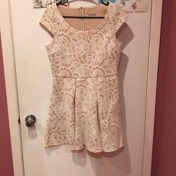 Dress - Picture 1 of 3